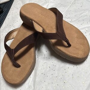 Aerosols brown size 7.5 flip flops Great for the summer months